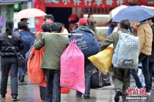 聚焦春節(jié)“恐歸族”：近鄉(xiāng)情怯，恐懼何來？(圖)